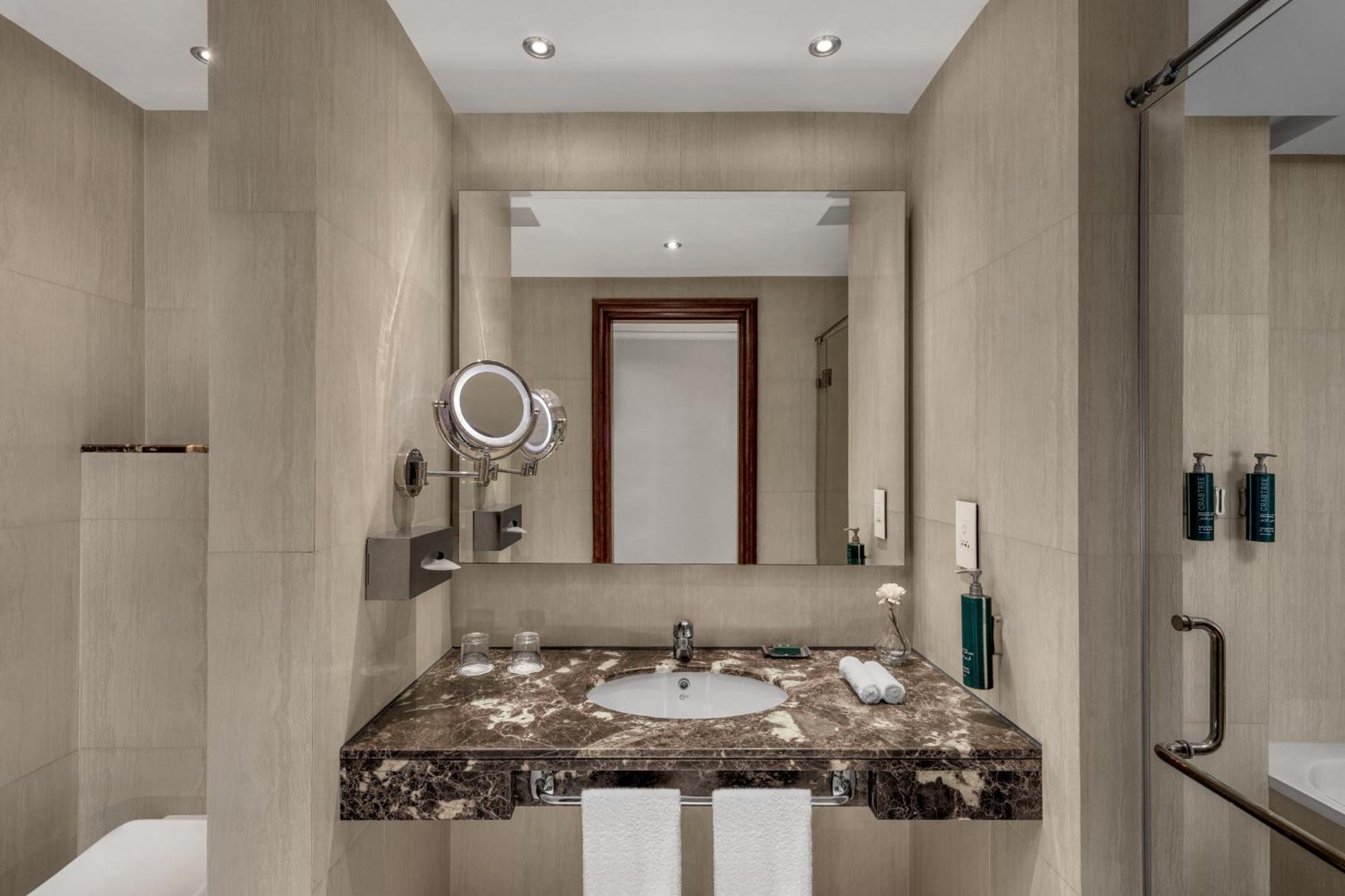 Complex Hilton Plaza Alexandria